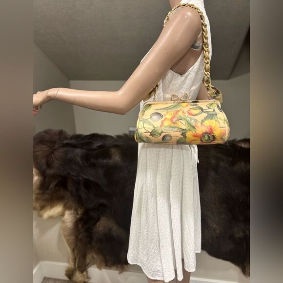 Floral Print Genuine Leather Handmade Unique Bow Kisslock Baguette Bag, 3 Straps - Picture 2 of 16